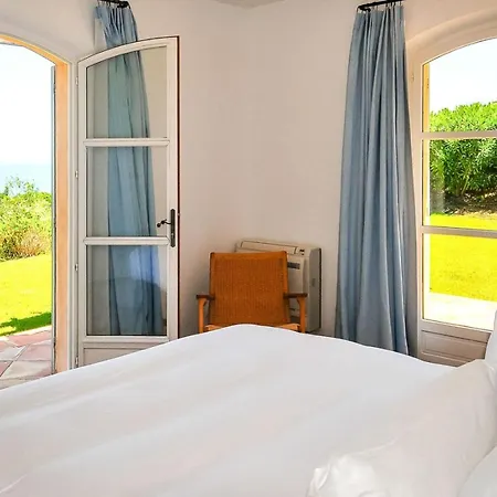 Erina Villa *