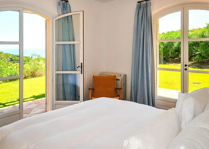 Erina Villa *